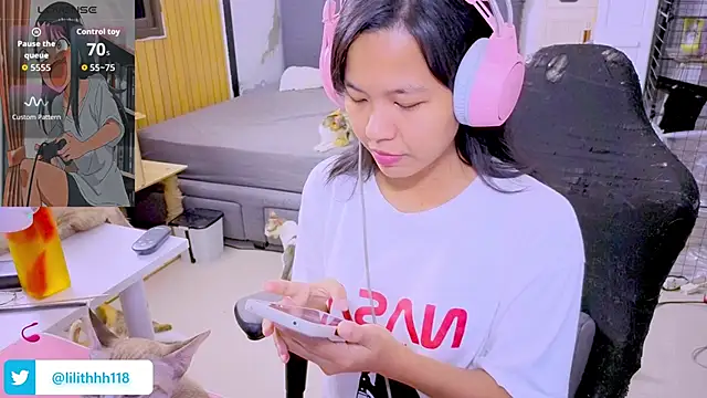 Snapshot of Kana_G chatting on February 12, 2026, 4:02 pm Kana G online show from February 12, 2026, 4:02 pm