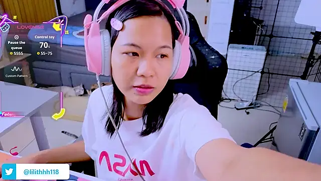 Snapshot of Kana_G chatting on February 25, 2026, 7:51 am Kana G online show from February 25, 2026, 7:51 am