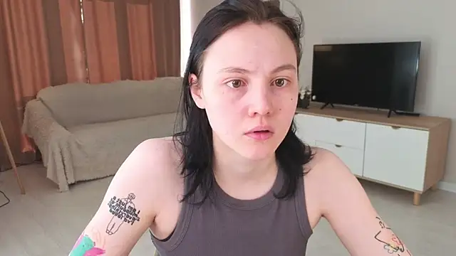 MaryCoopeer online show from May 8, 2026, 5:24 am