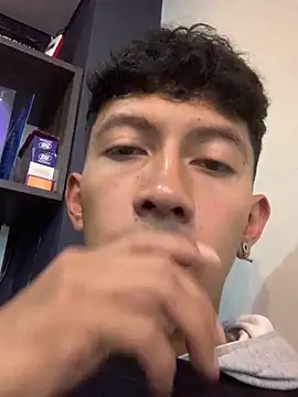 Chocolatito26 online show from February 21, 2025, 10:04 pm