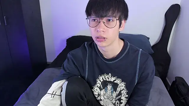 Aventure Twinks online show from October 26, 2025, 3:23 am