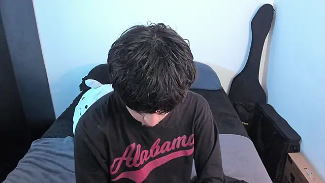 Aventure Twinks online show from April 12, 2026, 11:32 pm