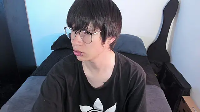 Aventure Twinks online show from April 14, 2026, 2:28 am