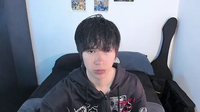 Aventure Twinks online show from April 18, 2026, 11:27 pm