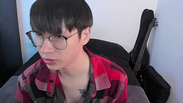 Aventure Twinks online show from June 25, 2026, 5:12 am