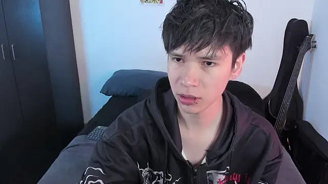 Aventure Twinks online show from June 27, 2026, 12:04 am