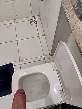 Snapshot of Felipe310597 chatting on February 19, 2025, 10:42 pm Felipe310597 online show from February 19, 2025, 10:42 pm