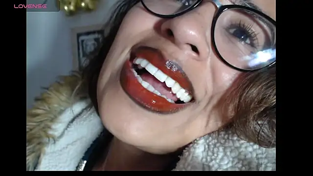 fantasty nylon online show from January 23, 2025, 11:15 pm