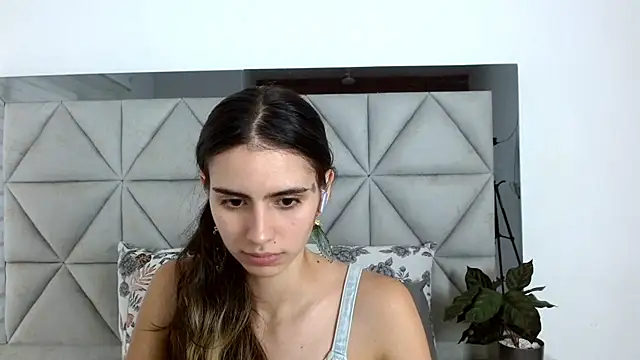 Snapshot of nina_pons chatting on December 19, 2024, 9:28 pm nina pons online show from December 19, 2024, 9:28 pm