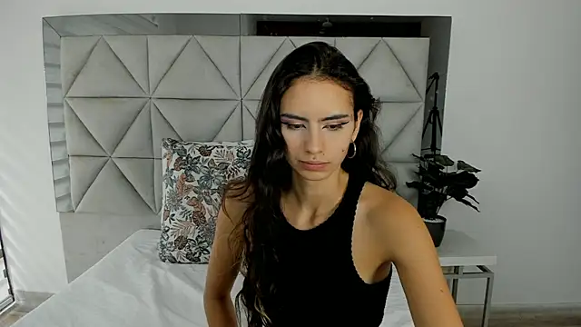 Snapshot of nina_pons chatting on February 21, 2025, 8:49 pm nina pons online show from February 21, 2025, 8:49 pm