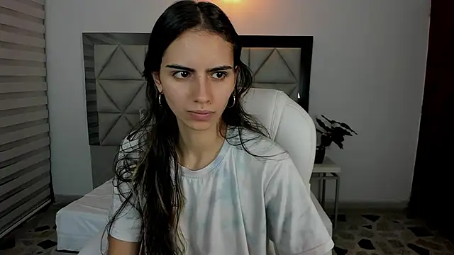 Snapshot of nina_pons chatting on March 15, 2025, 11:50 pm nina pons online show from March 15, 2025, 11:50 pm