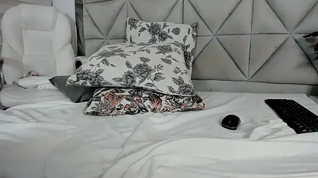 Snapshot of nina_pons chatting on March 19, 2025, 2:05 am nina pons online show from March 19, 2025, 2:05 am