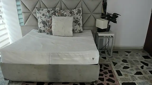 Snapshot of nina_pons chatting on October 14, 2025, 9:04 pm nina pons online show from October 14, 2025, 9:04 pm