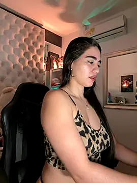 Snapshot of ZarahEvans chatting on September 18, 2025, 7:27 pm ZarahEvans online show from September 18, 2025, 7:27 pm