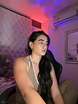 Snapshot of ZarahEvans chatting on December 3, 2025, 8:07 pm ZarahEvans online show from December 3, 2025, 8:07 pm