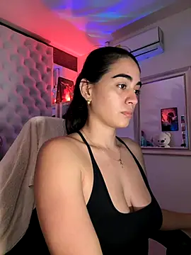 Snapshot of ZarahEvans chatting on December 5, 2025, 8:05 pm ZarahEvans online show from December 5, 2025, 8:05 pm