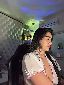 ZarahEvans online show from May 26, 2026, 8:05 pm