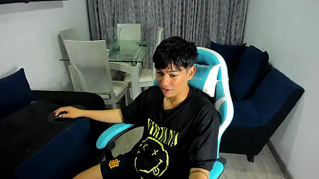 Franco Rizzo  online show from February 13, 2025, 11:37 pm