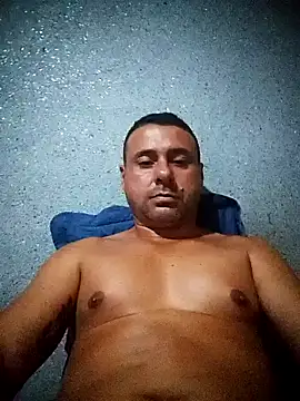 Snapshot of Luroboy chatting on April 10, 2026, 6:12 pm Luroboy online show from April 10, 2026, 6:12 pm