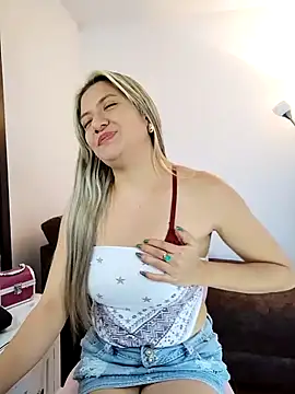 Snapshot of valeriahunter1 chatting on December 17, 2024, 10:32 pm valeriahunter1 online show from December 17, 2024, 10:32 pm