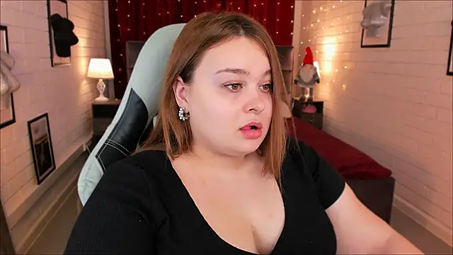 Snapshot of KimberlyMaran chatting on February 7, 2025, 9:05 am KimberlyMaran online show from February 7, 2025, 9:05 am