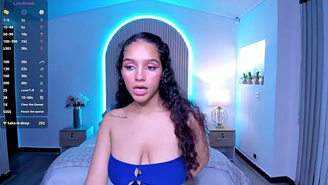 Snapshot of anahi_curlie1 chatting on December 17, 2024, 7:40 am anahi curlie1 online show from December 17, 2024, 7:40 am