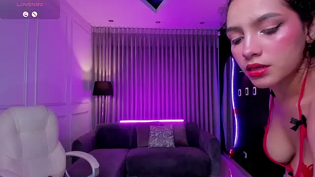 Snapshot of anahi_curlie1 chatting on January 24, 2025, 8:34 am anahi curlie1 online show from January 24, 2025, 8:34 am