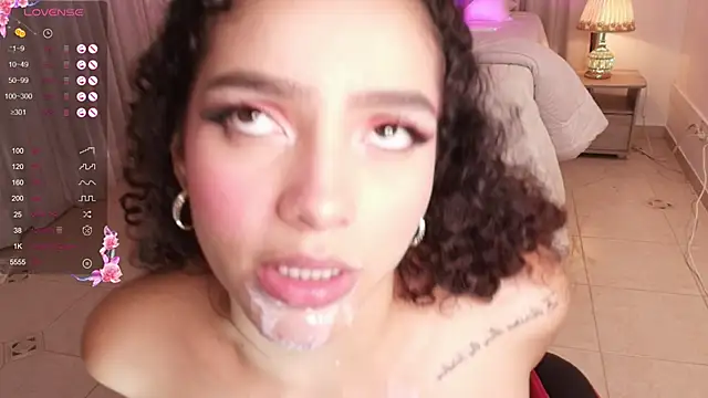 Snapshot of anahi_curlie1 chatting on February 2, 2025, 2:56 pm anahi curlie1 online show from February 2, 2025, 2:56 pm