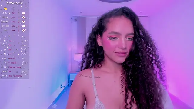 Snapshot of anahi_curlie1 chatting on February 11, 2025, 9:53 am anahi curlie1 online show from February 11, 2025, 9:53 am