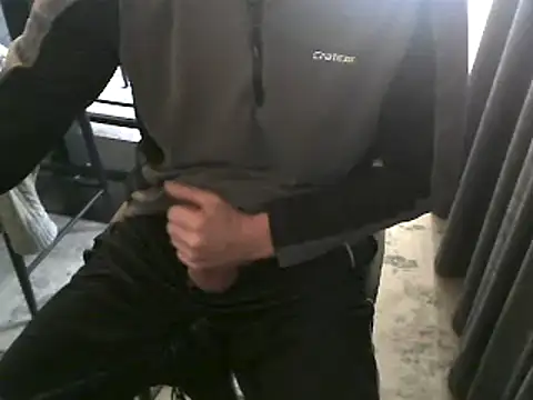 Snapshot of hornyman18cm39 chatting on January 2, 2025, 10:58 am hornyman18cm39 online show from January 2, 2025, 10:58 am