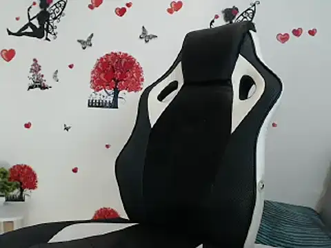 Snapshot of Angel_bran chatting on February 18, 2025, 1:33 pm Angel bran online show from February 18, 2025, 1:33 pm