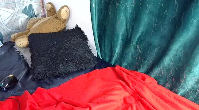 Candiey001 online show from February 25, 2025, 10:18 pm