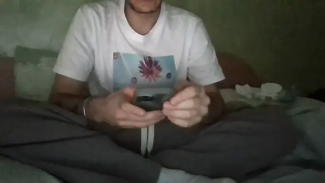 Snapshot of Drogon1000 chatting on January 7, 2026, 11:23 am Drogon1000 online show from January 7, 2026, 11:23 am