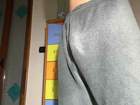 Snapshot of Drogon1000 chatting on February 25, 2026, 1:37 am Drogon1000 online show from February 25, 2026, 1:37 am