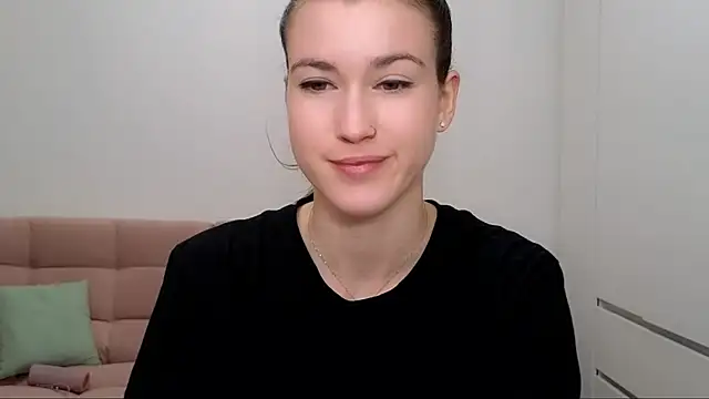 AliciaNewell online show from January 10, 2025, 8:18 am