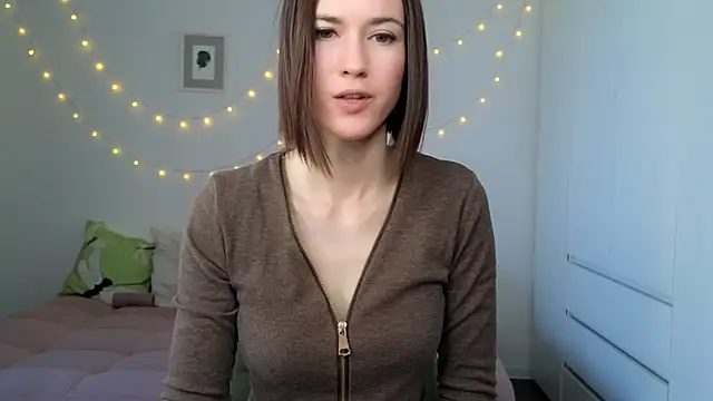Snapshot of AliciaNewell chatting on July 11, 2026, 4:26 am AliciaNewell online show from July 11, 2026, 4:26 am