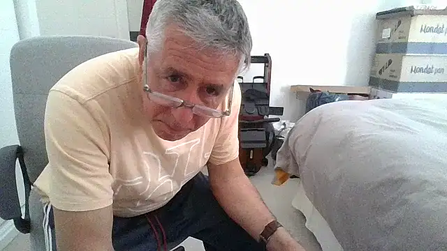 parejamlga58 online show from April 14, 2026, 2:01 pm