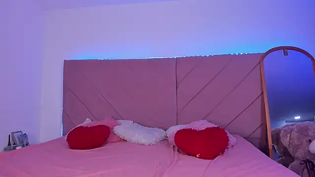 Marily Daniela  online show from November 30, 2025, 2:26 am