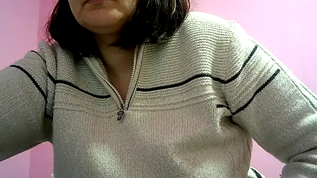 Snapshot of Lucinka1 chatting on December 16, 2024, 3:22 pm Lucinka1 online show from December 16, 2024, 3:22 pm