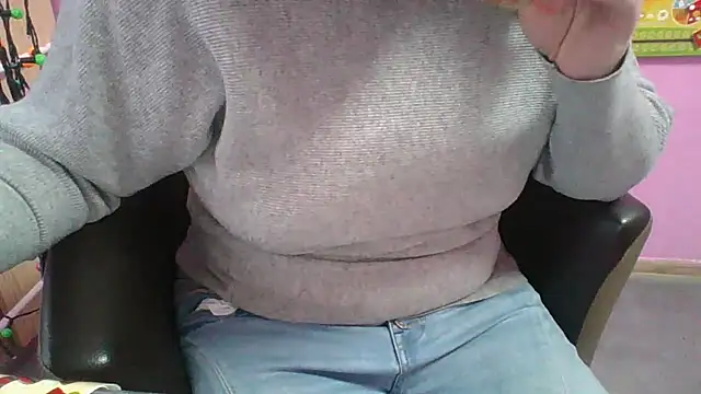 Snapshot of Lucinka1 chatting on March 15, 2025, 2:55 pm Lucinka1 online show from March 15, 2025, 2:55 pm