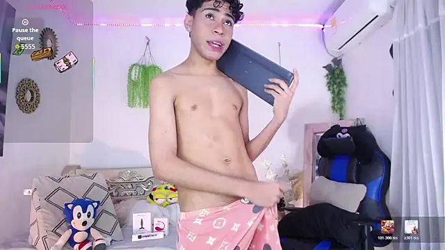 huge armound online show from March 16, 2026, 8:13 pm