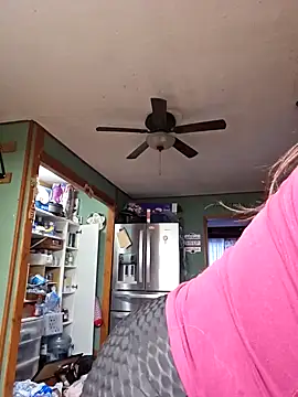 Snapshot of sweetkitty111 chatting on January 22, 2025, 10:15 pm sweetkitty111 online show from January 22, 2025, 10:15 pm