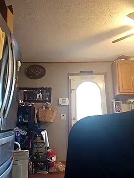 Snapshot of sweetkitty111 chatting on October 6, 2025, 7:44 pm sweetkitty111 online show from October 6, 2025, 7:44 pm