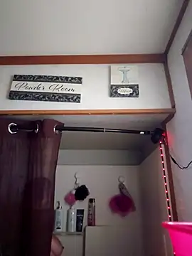 Snapshot of sweetkitty111 chatting on October 24, 2025, 5:42 pm sweetkitty111 online show from October 24, 2025, 5:42 pm