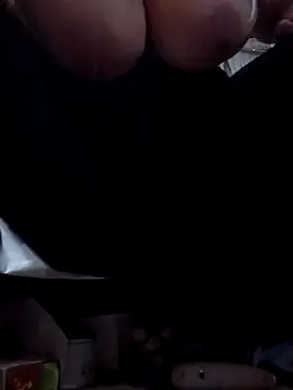 Snapshot of sweetkitty111 chatting on January 12, 2026, 10:59 pm sweetkitty111 online show from January 12, 2026, 10:59 pm