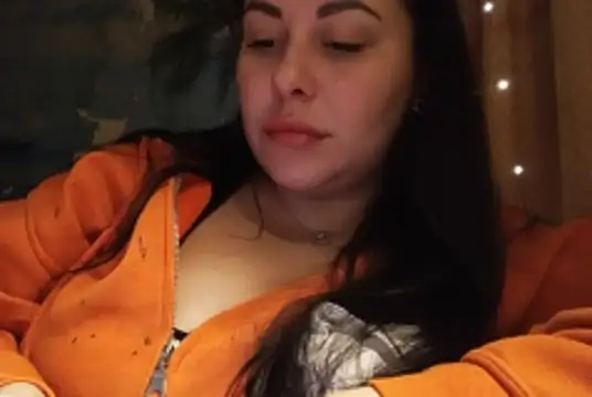 Snapshot of DaisyStreet chatting on January 9, 2025, 9:26 pm DaisyStreet online show from January 9, 2025, 9:26 pm