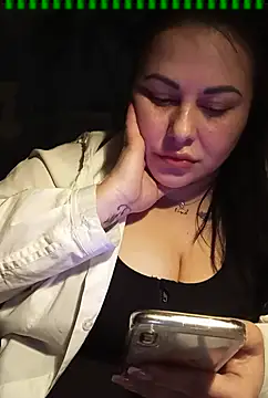 Snapshot of DaisyStreet chatting on February 13, 2025, 6:27 pm DaisyStreet online show from February 13, 2025, 6:27 pm