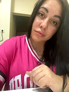 Snapshot of DaisyStreet chatting on October 24, 2025, 8:55 am DaisyStreet online show from October 24, 2025, 8:55 am