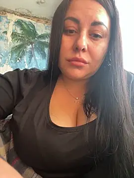 Snapshot of DaisyStreet chatting on November 2, 2025, 10:17 am DaisyStreet online show from November 2, 2025, 10:17 am