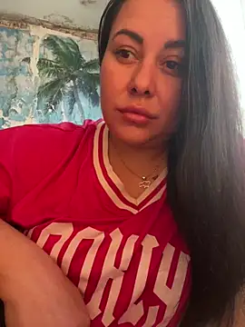 Snapshot of DaisyStreet chatting on November 5, 2025, 10:04 am DaisyStreet online show from November 5, 2025, 10:04 am